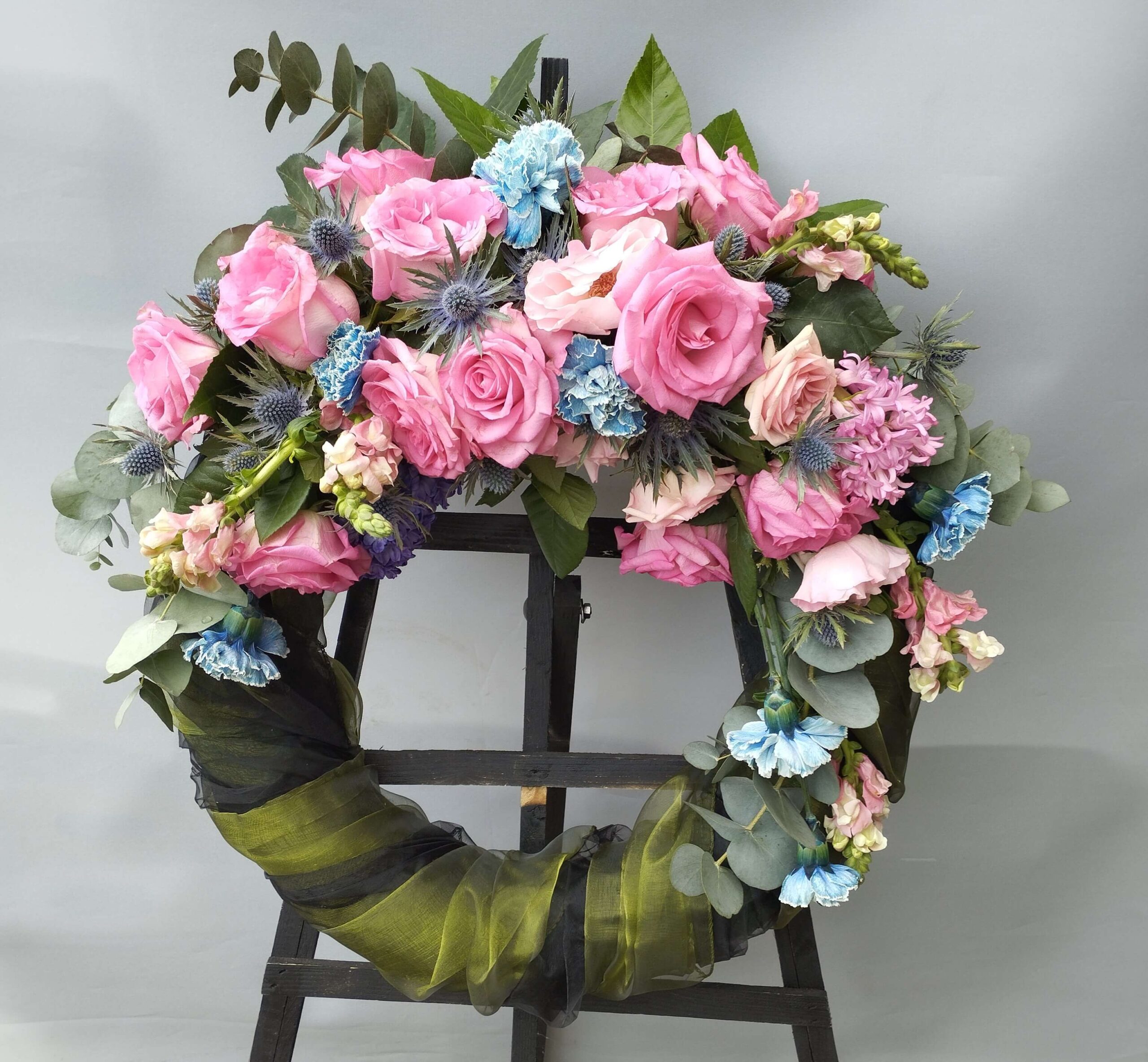 wieniec pogrzebowy w odcieniach różu i błękitu