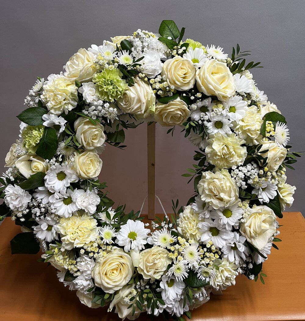 wieniec pogrzebowy kremowy